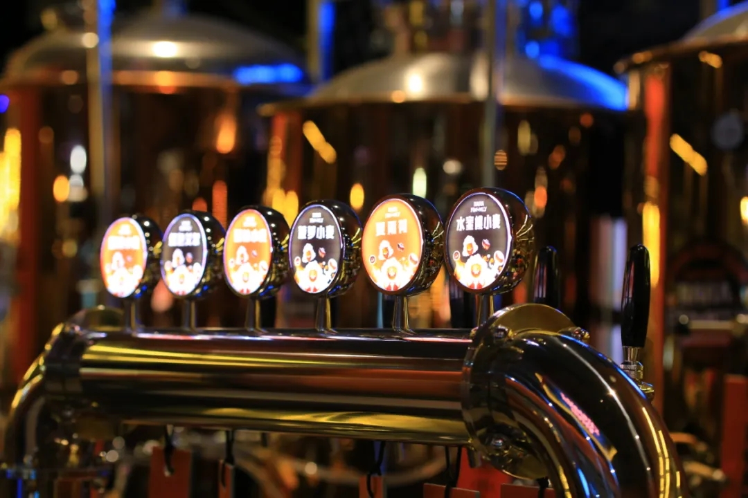 如何控制微型啤酒设备的啤酒色度？